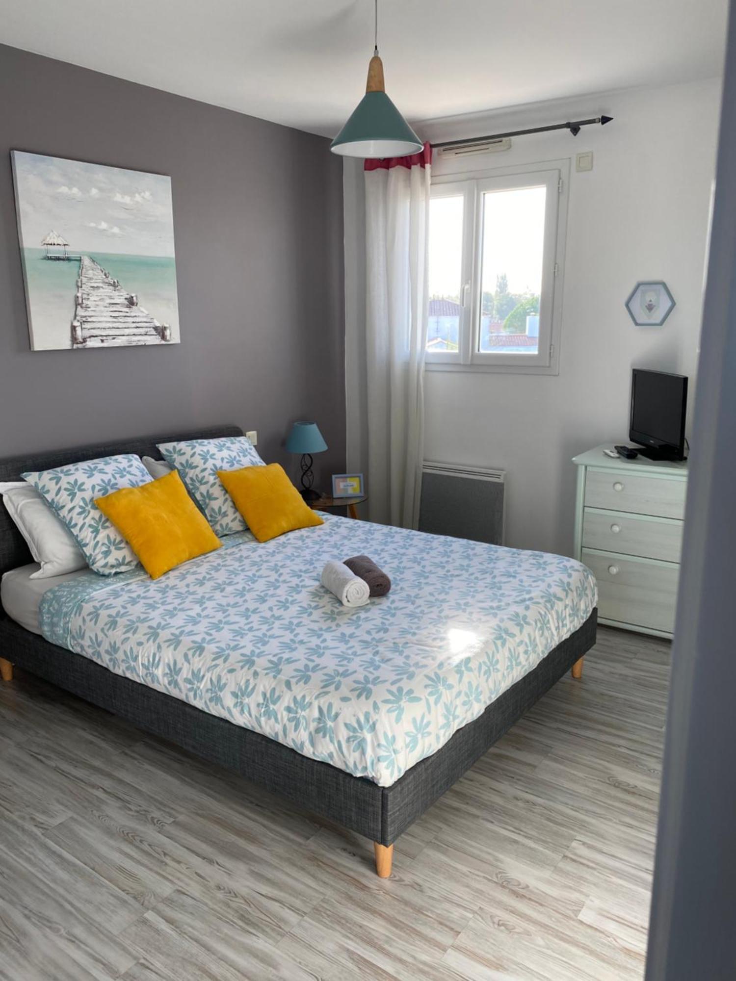 Chambre Les Hortensias Шалан Екстериор снимка